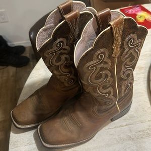 Ariat Distressed square toe cowboy boots